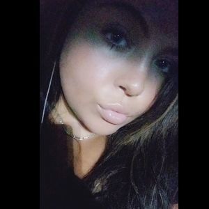 Meet your Posher, Marissa